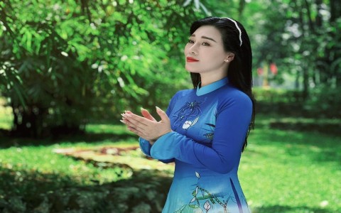 NSƯT Hương Giang thổi hồn vào ca khúc “Lời Bác dặn trước lúc đi xa” của Nhạc sĩ Trần Hoàn